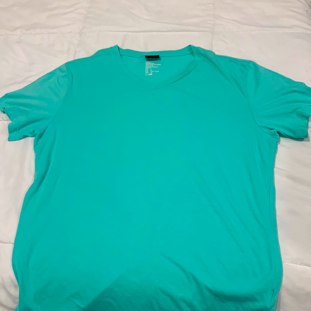 H&M Men’s Large V-Neck